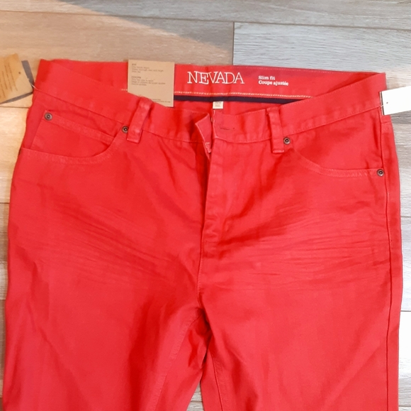 Red Fannel - Picture 4 of 5